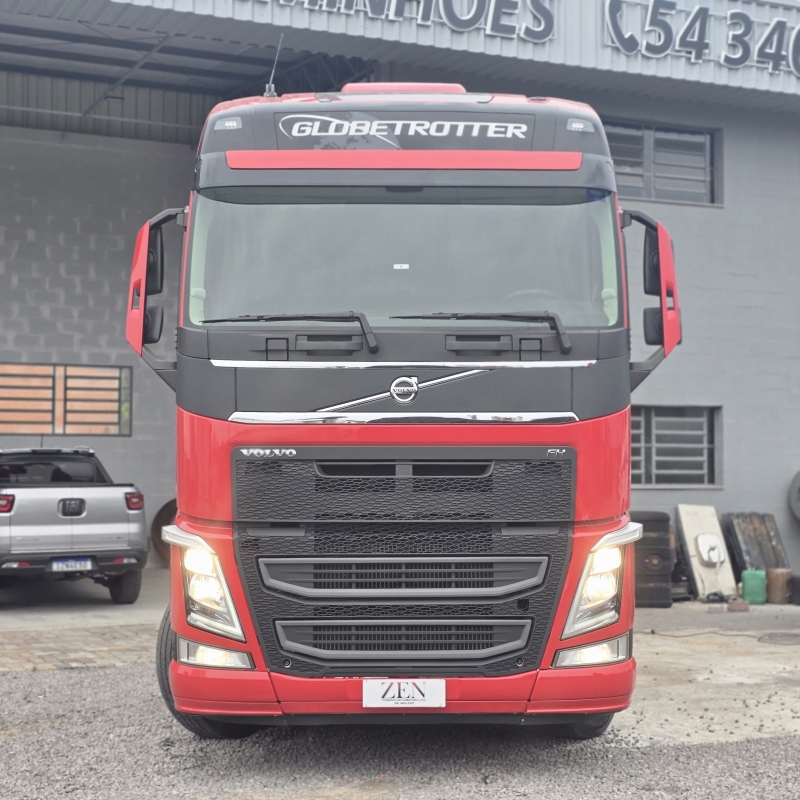 VOLVO - FH - 2021/2021 - Vermelha - Sob Consulta