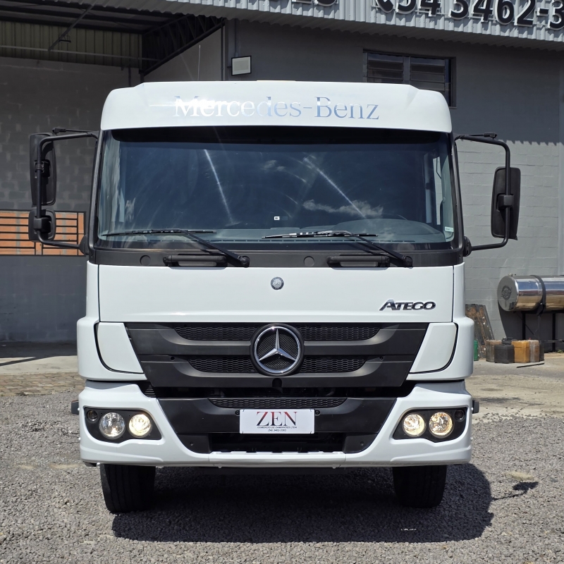 MERCEDES-BENZ - ATEGO 1726 - 2015/2016 - Branca - Sob Consulta