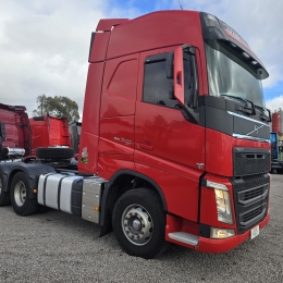 VOLVO - FH - 2020/2020 - Vermelha - Sob Consulta