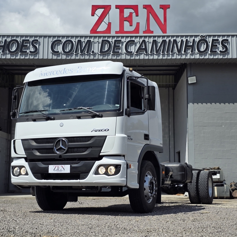 MERCEDES-BENZ - ATEGO 1726 - 2015/2016 - Branca - Sob Consulta