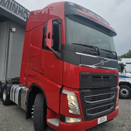 VOLVO - FH - 2021/2021 - Vermelha - Sob Consulta