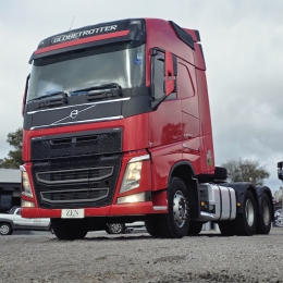 VOLVO - FH - 2020/2020 - Vermelha - Sob Consulta