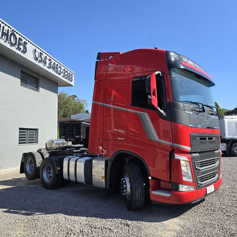 VOLVO - FH - 2021/2021 - Vermelha - Sob Consulta